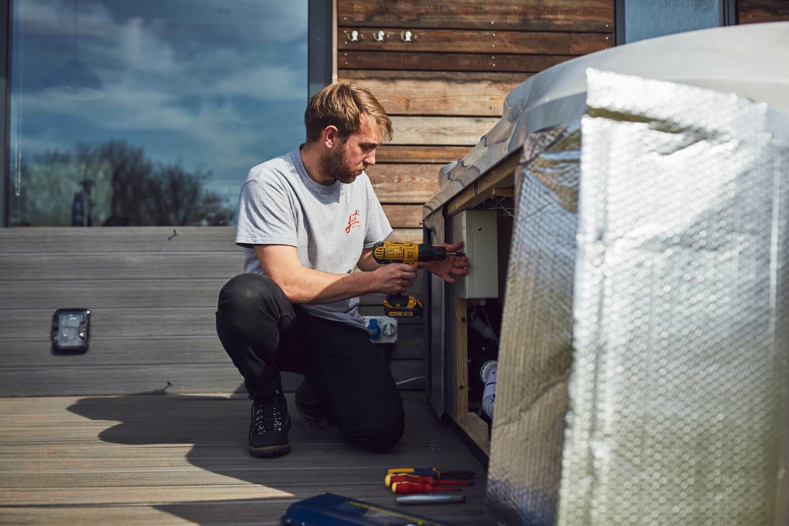 SecondHand Hot Tubs Ultimate Used Hot Tub Buying Guide WhatSpa?